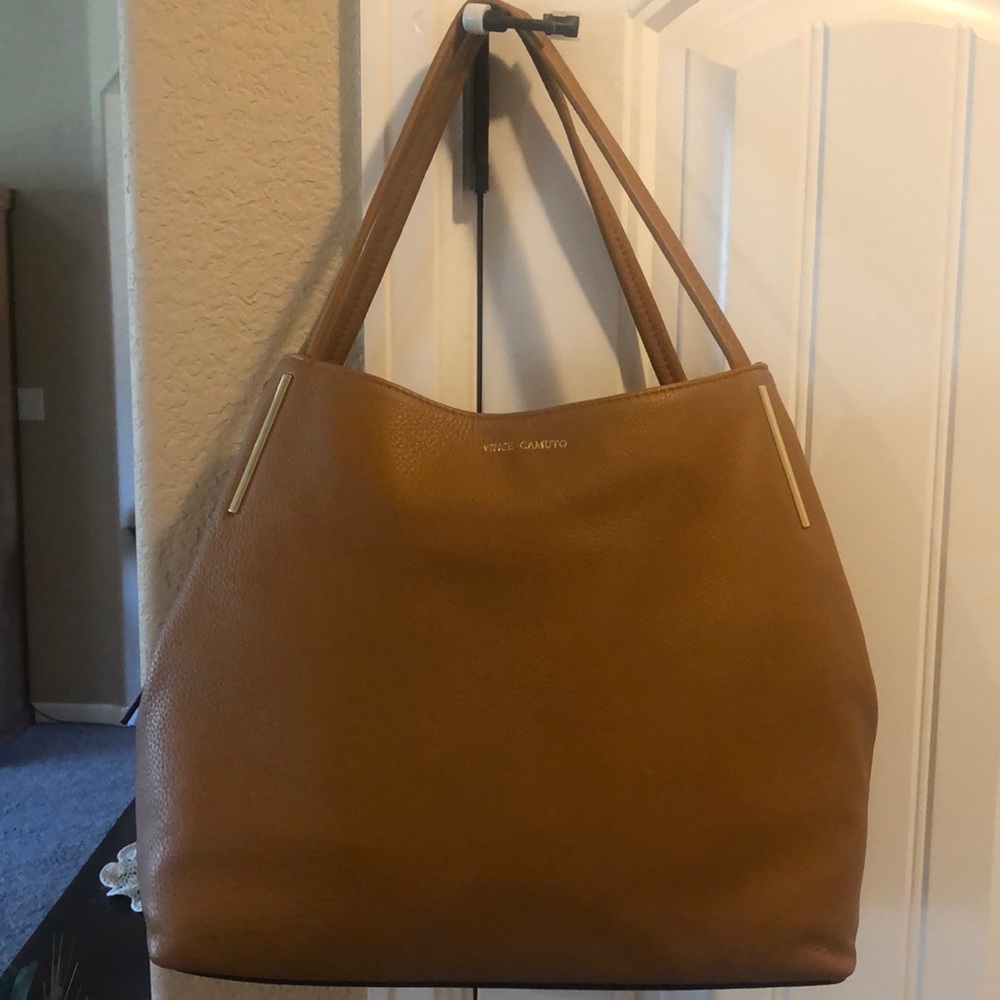 VINCE CAMUTO IKE LEATHER TOTE HANDBAG